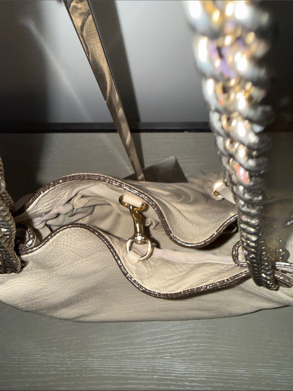 Gucci Soho Cream Leather Shoulder Tote with Tassel and Chain Straps - Picture 7 of 17